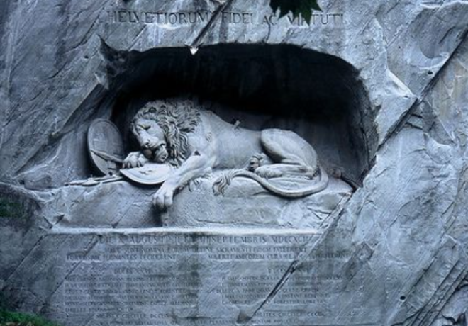 Ένα από τα πιο διάσημα μνημεία του κόσμου , το ετοιμοθάνατο λιοντάρι της Λουκέρνης 